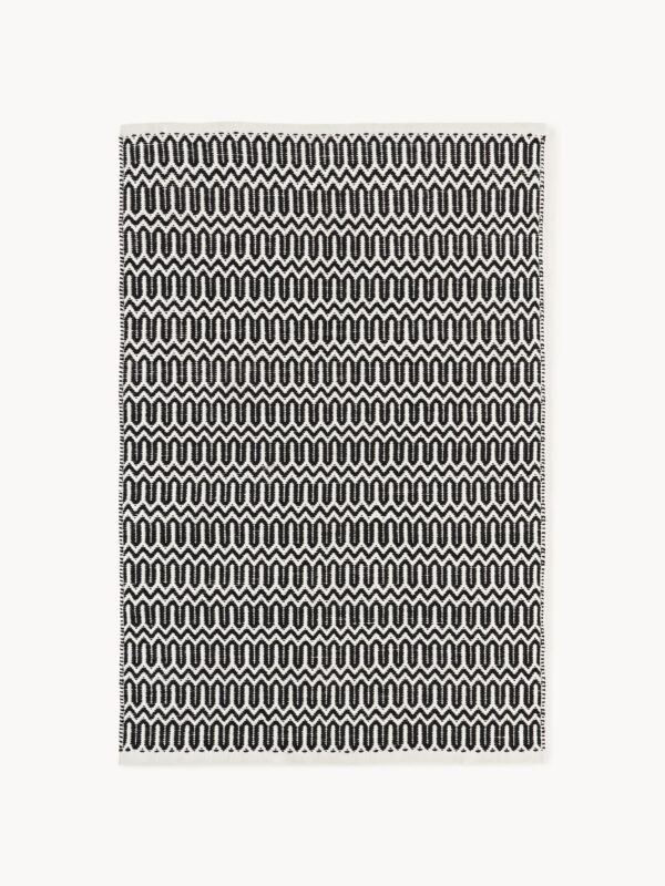 Hand-Woven Indoor & Outdoor Rug Rune with Geometric Pattern