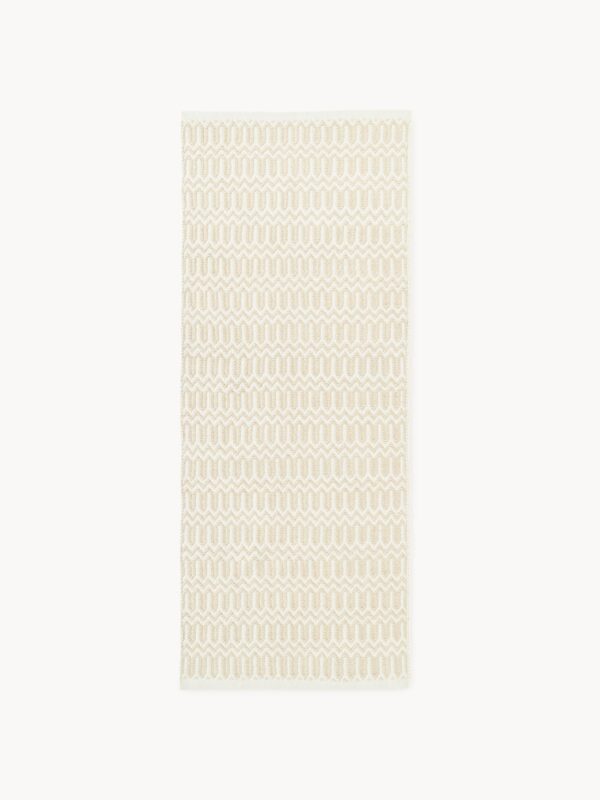 Hand-Woven Indoor & Outdoor Runner Rune with A Geometric Pattern