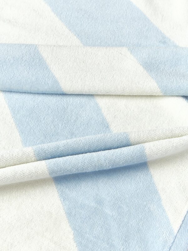 Beach Towel Suri with Zigzag Pattern