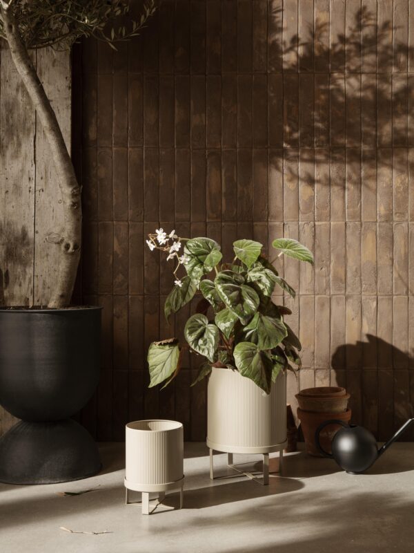 Flower Pot Bau with Ribbed Surface, H 24 cm