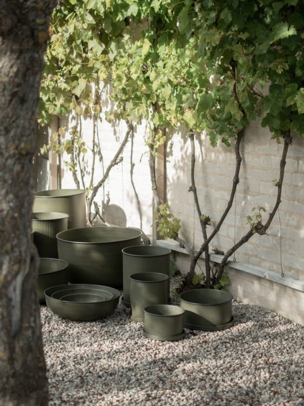 Outdoor Flower Pots Out, Set of 2 Outdoor Flower Pots Out, Set of 2
